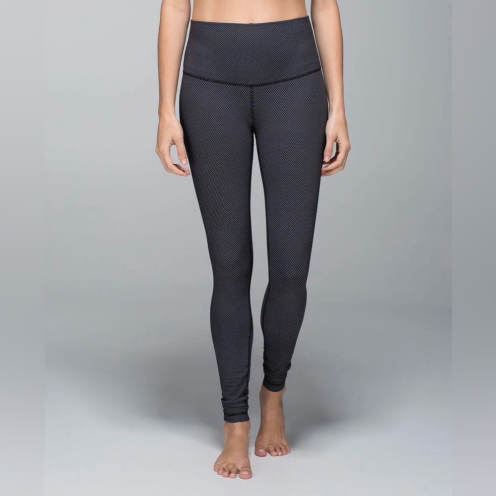 LULULEMON Wunder Under Leggings Roll Down Waist Diamond Dot Black White Size 8